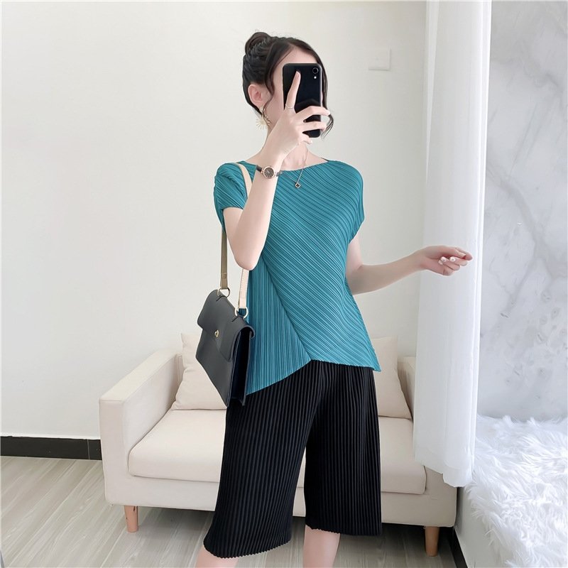 Женская футболка с укороченным рукавом и складками оптом