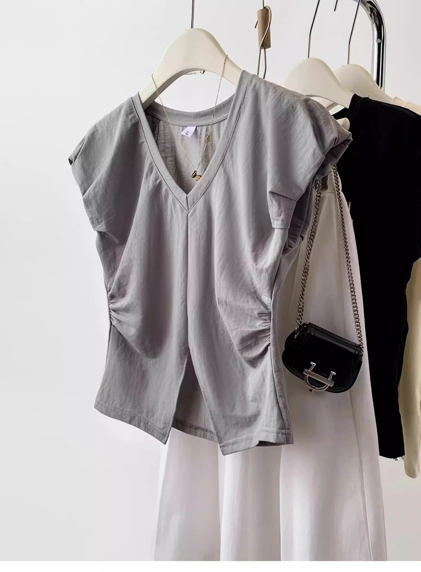 Женская футболка с короткими рукавами и V-образным вырезом оптом