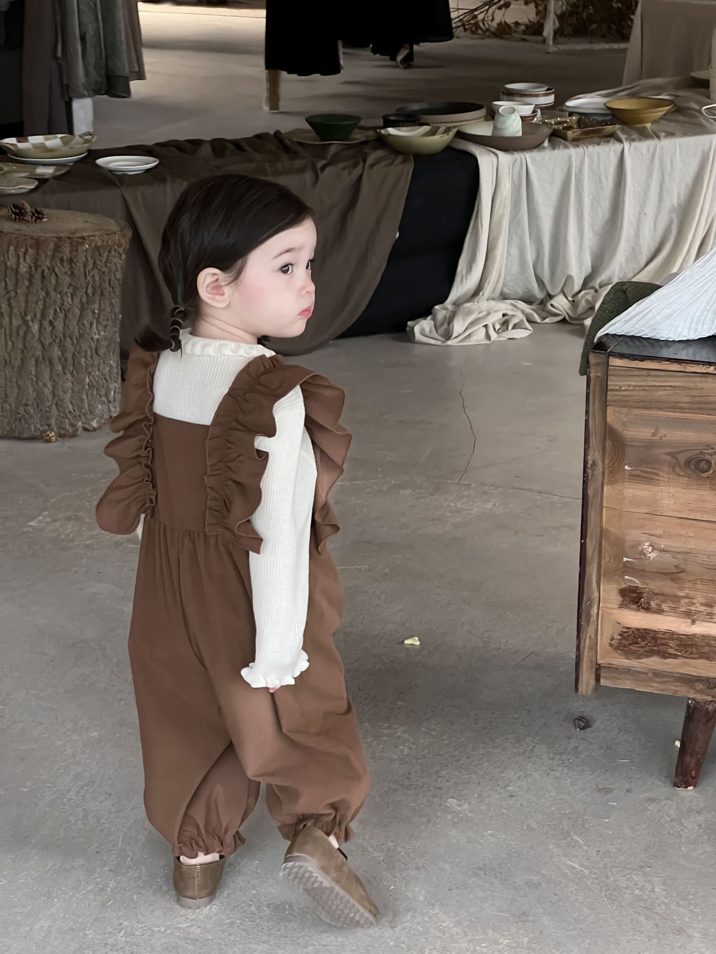 Детский комбинезон с кружевными оборками оптом