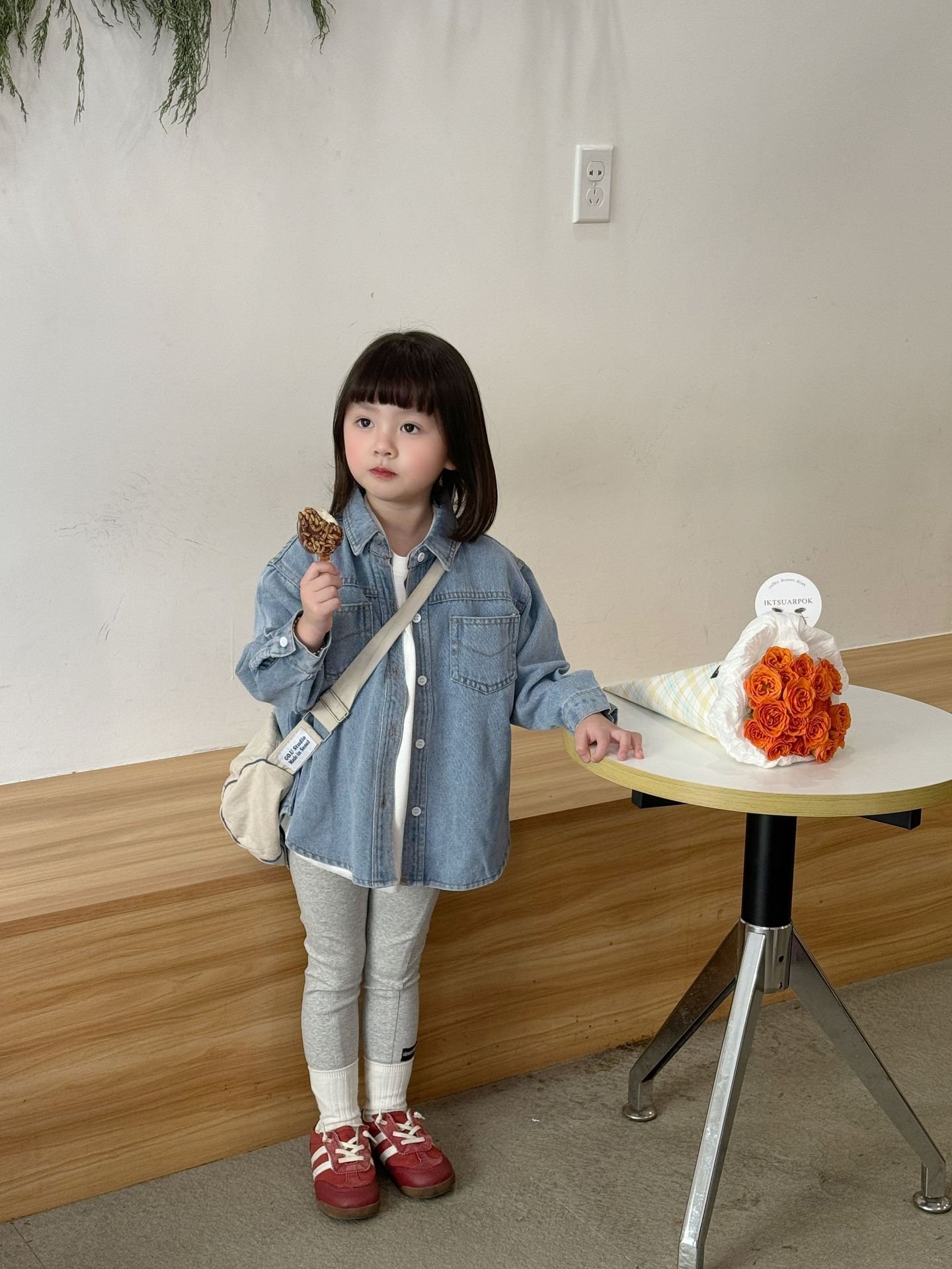 Детская джинсовая куртка весна-осень 2024 оптом из Китая