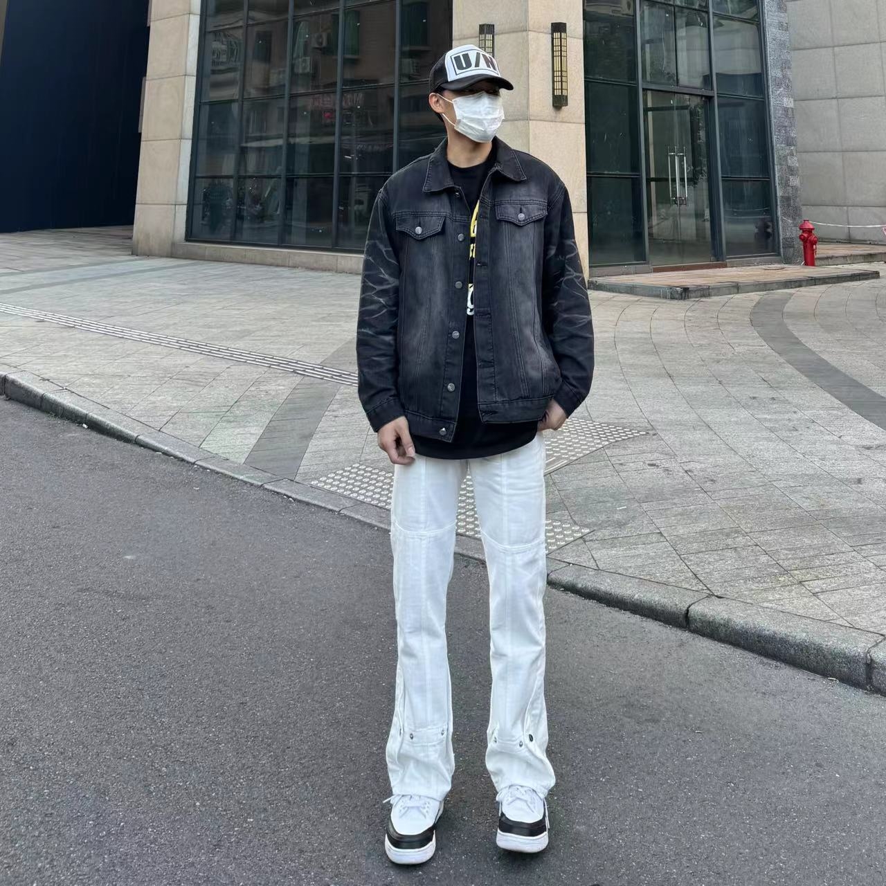 Черные джинсы с пуговицами и прямыми штанинами оптом из Китая