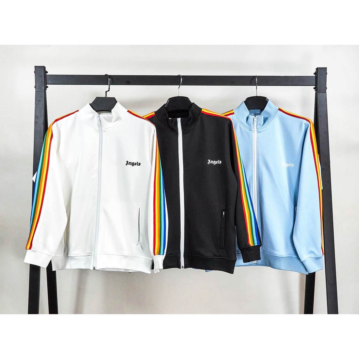 Куртка-бомбер с полосками и рисунком оптом из Китая