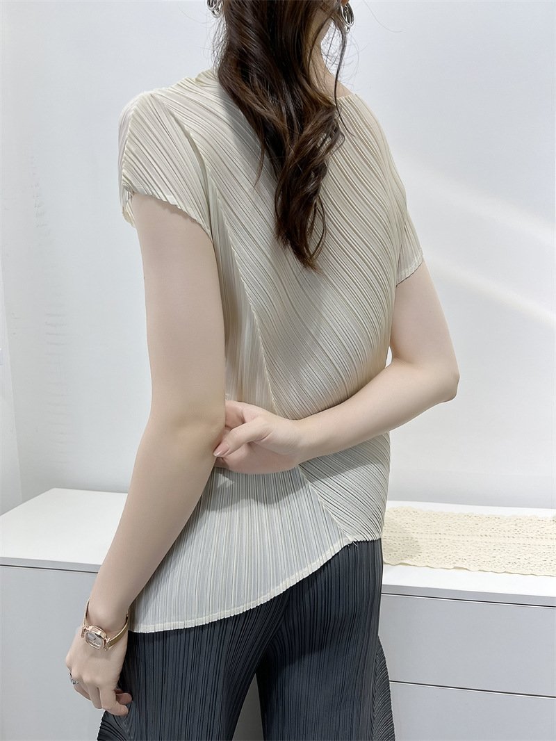 Женская футболка с укороченным рукавом и складками оптом