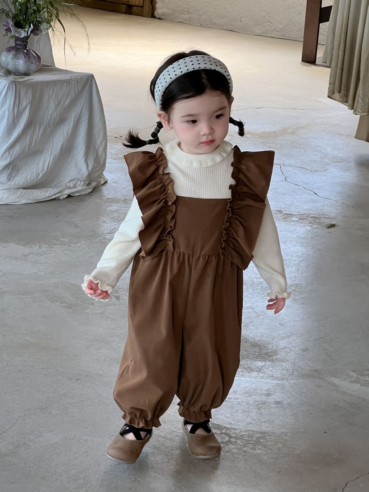 Детский комбинезон с кружевными оборками оптом