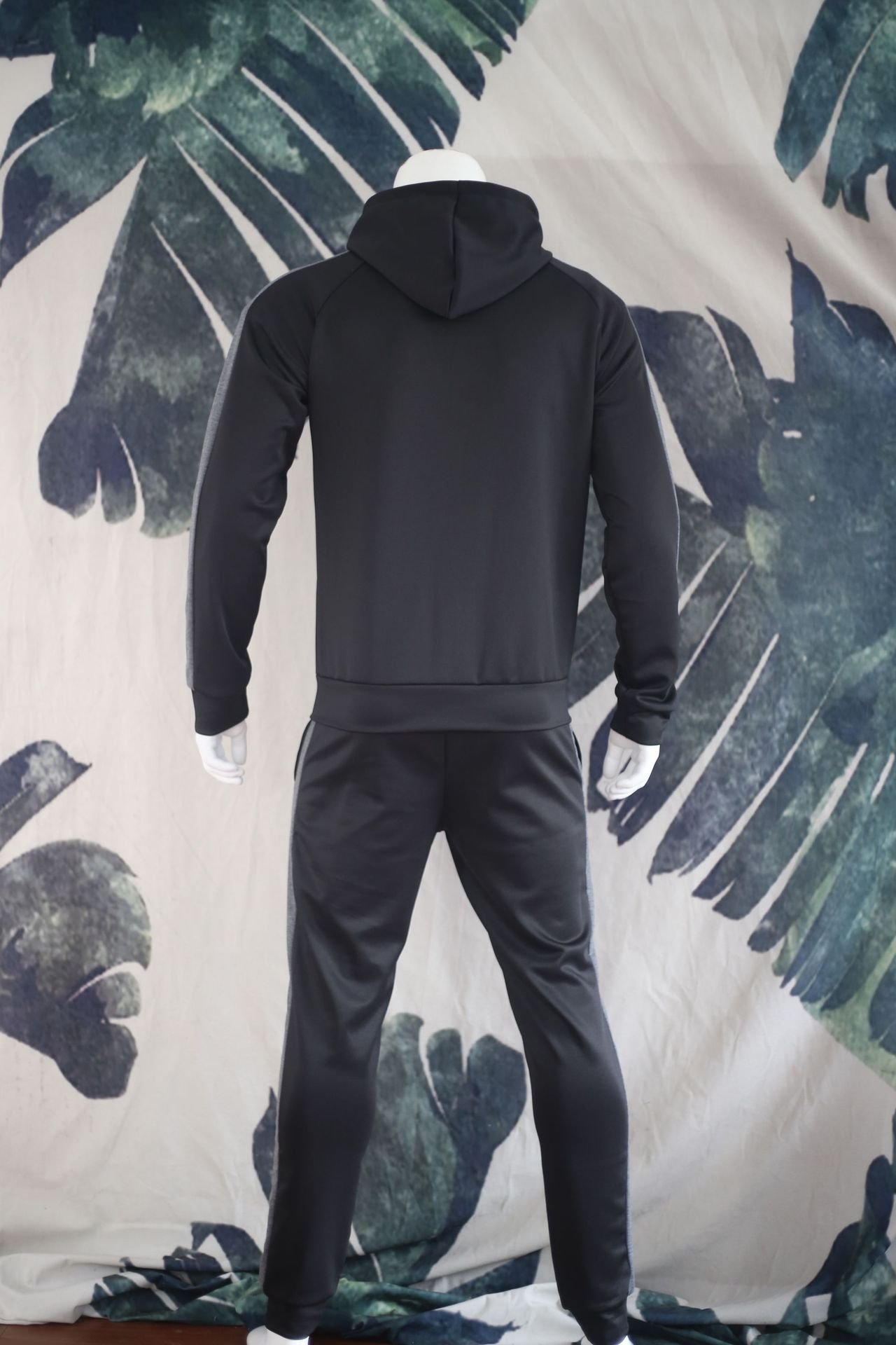 Мужской спортивный костюм оптом из Китая