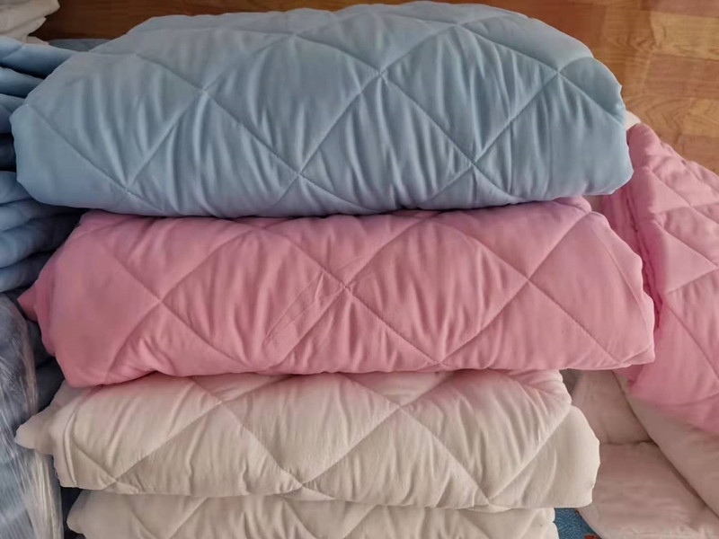 Пуховое одеяло для больницы и дома оптом из Китая