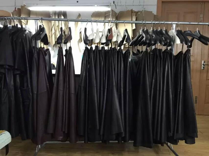 Длинная юбка из овечьей кожи оптом из Китая