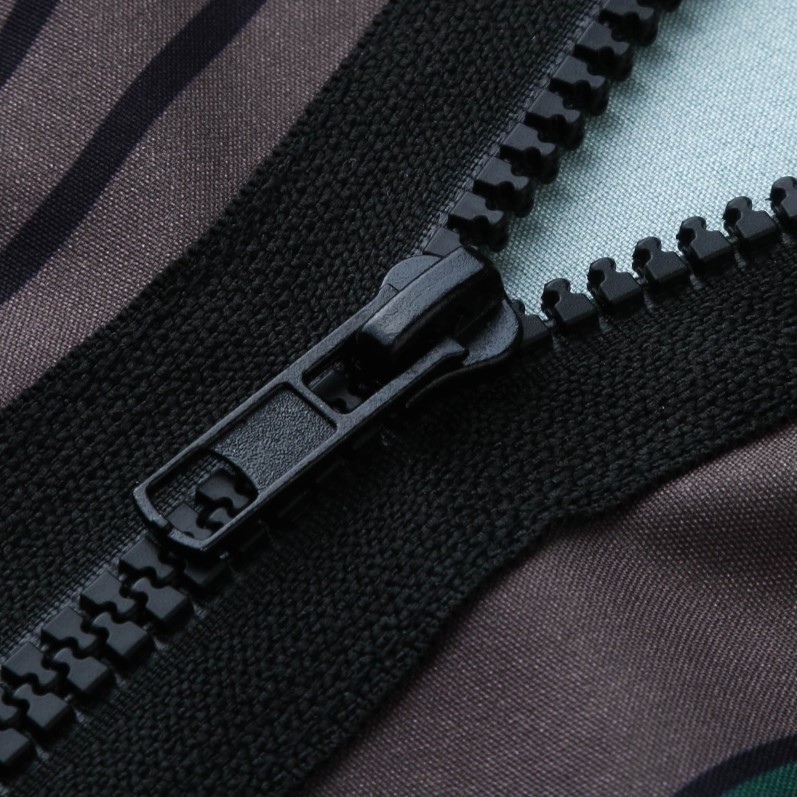 Летний длинный халат с капюшоном и полосатым принтом оптом из Китая