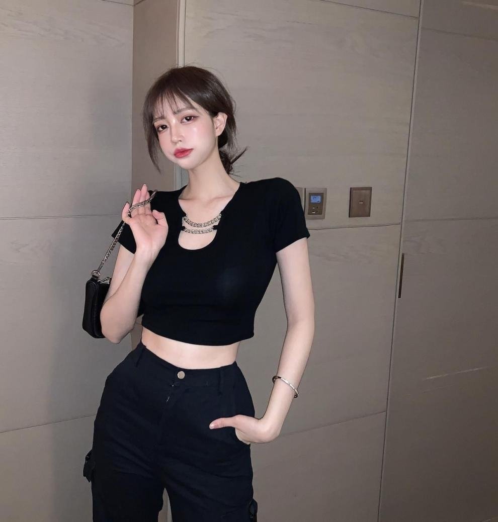 Футболка Черная с острым дизайном оптом