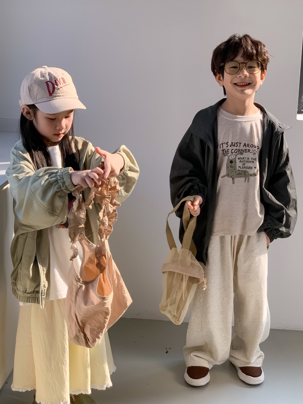 Детская куртка 2024 весна для мальчиков и девочек оптом из Китая