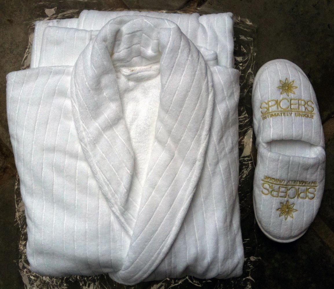 Белый хлопковый халат с полосками оптом