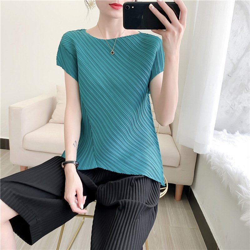 Женская футболка с укороченным рукавом и складками оптом