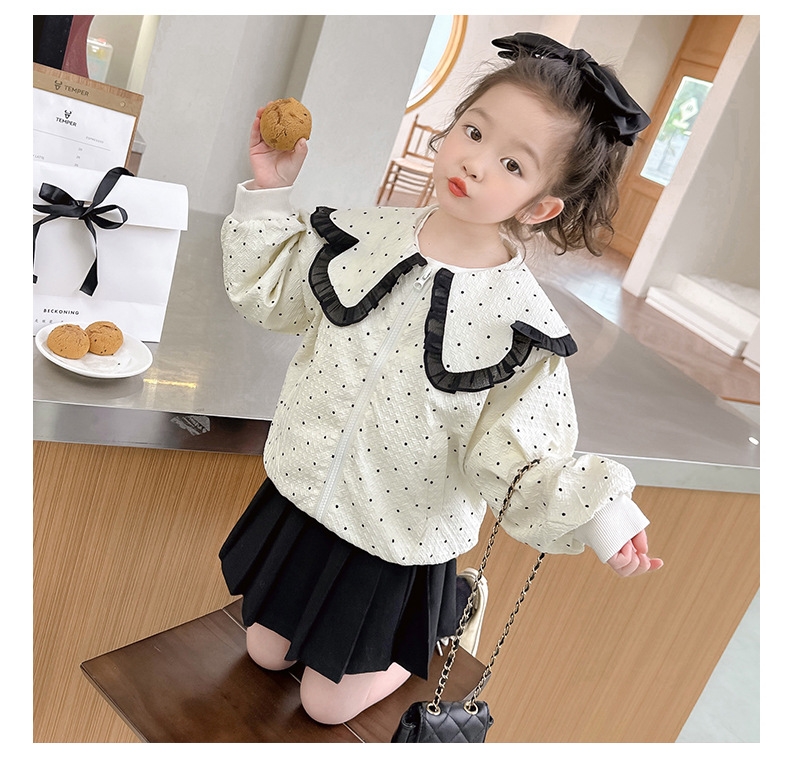 Детская куртка с воротником и узором в горошек оптом из Китая