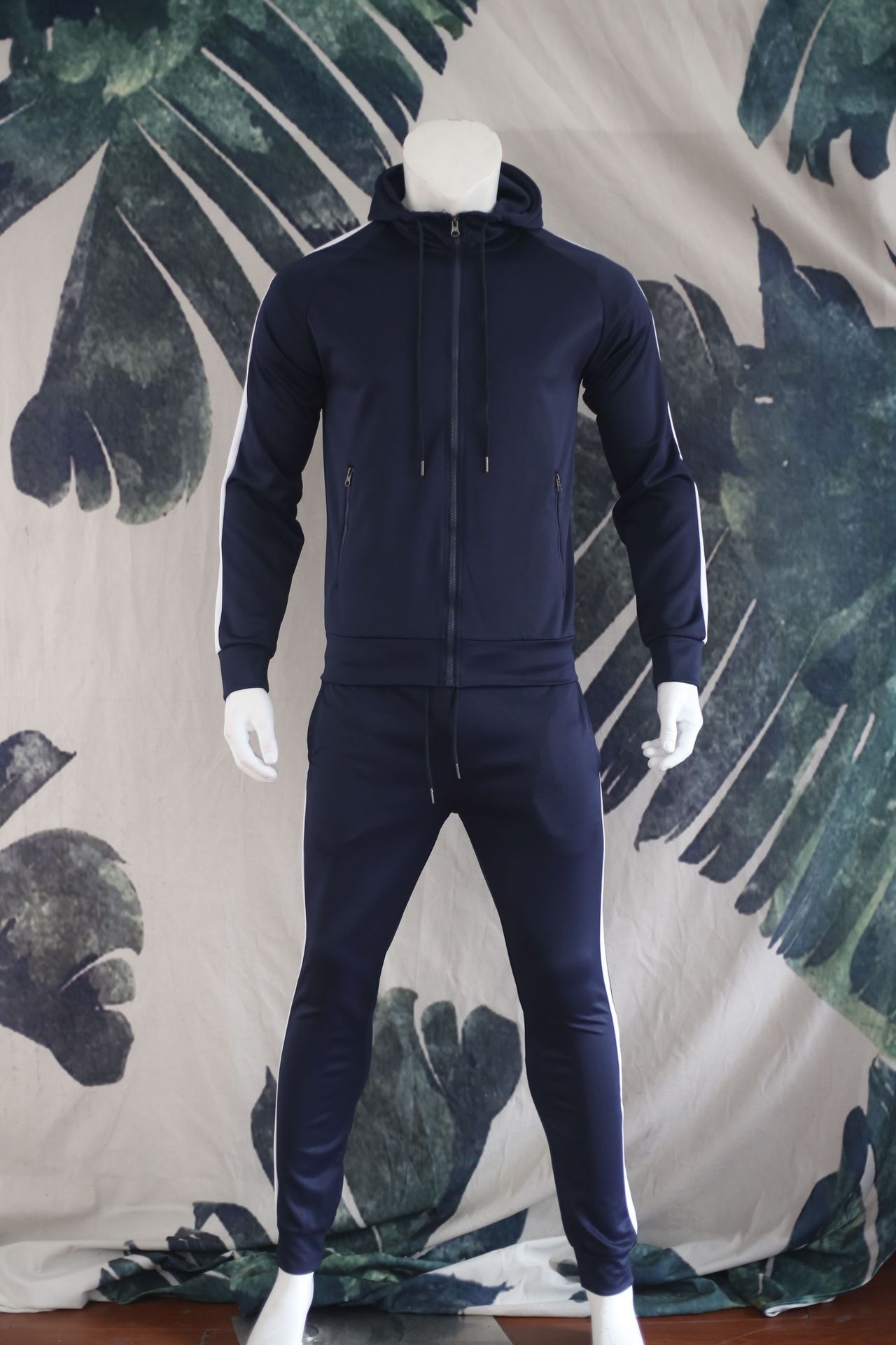 Мужской спортивный костюм оптом из Китая