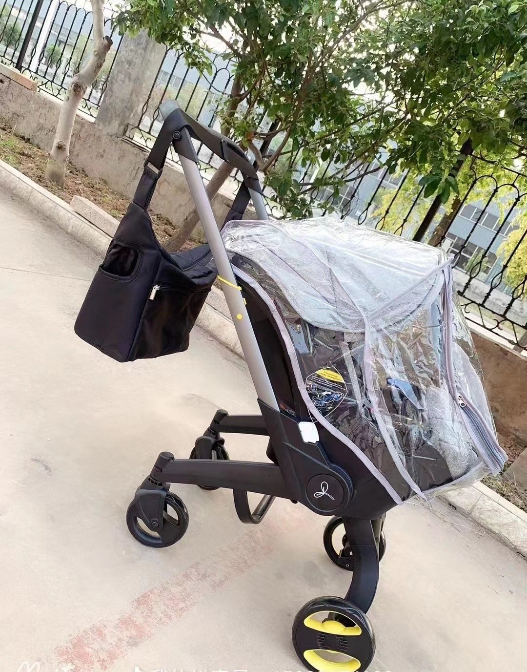 Аксессуары для детской коляски: москитная сетка, дождевик, сумка для мамы, накидка на ножки оптом