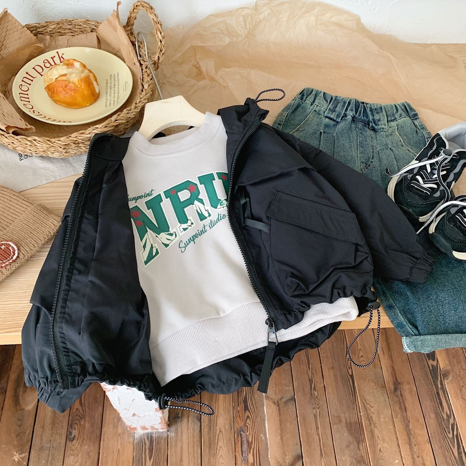 Детская куртка 2024 новая мода для мальчиков в стиле Хан оптом из Китая