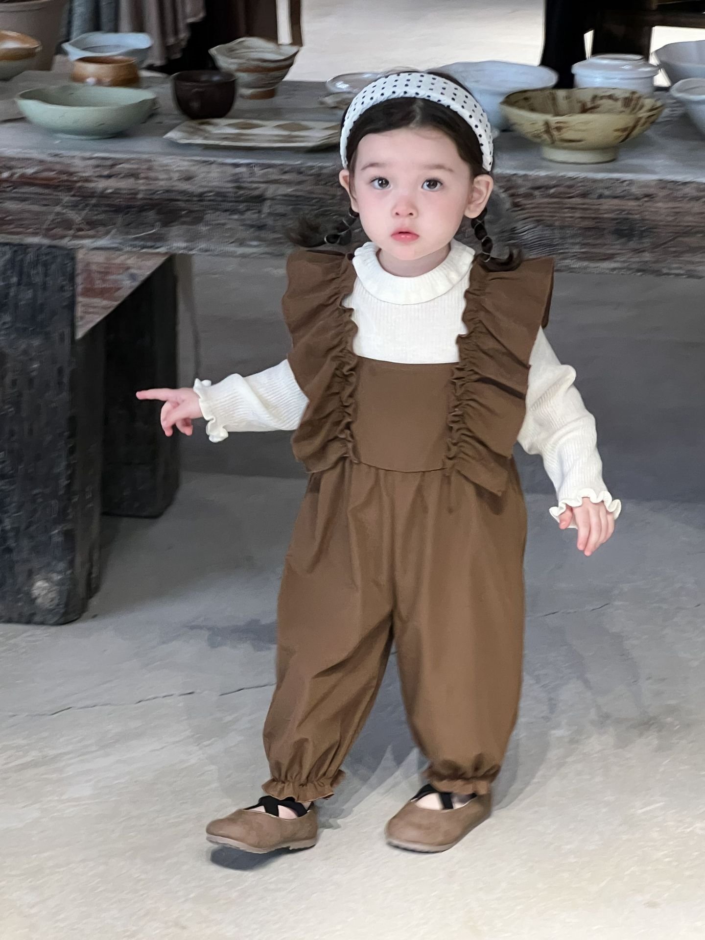 Детский комбинезон с кружевными оборками оптом