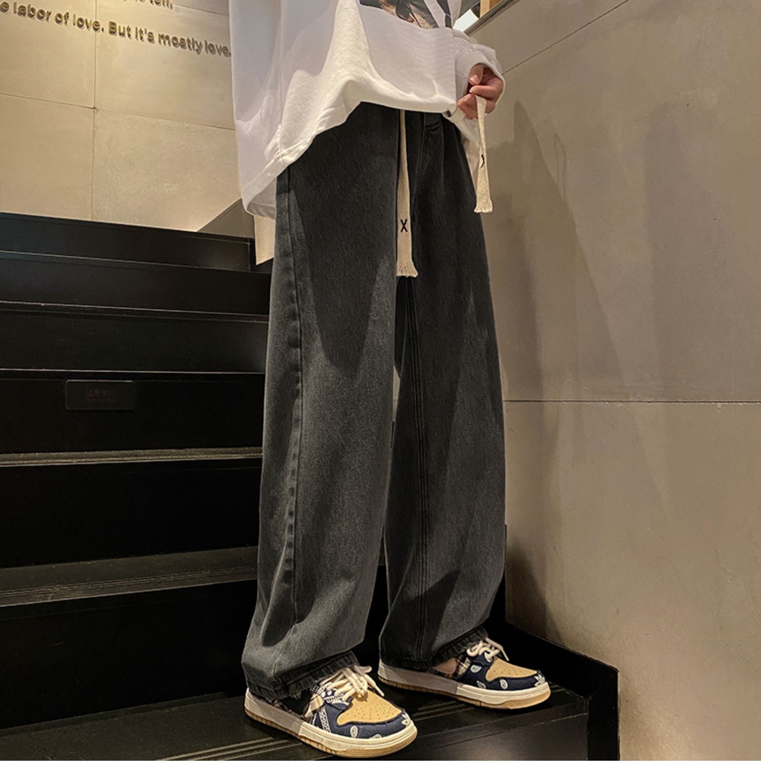 Мужские джинсы винтажного светло-голубого цвета 2024 весна оптом из Китая