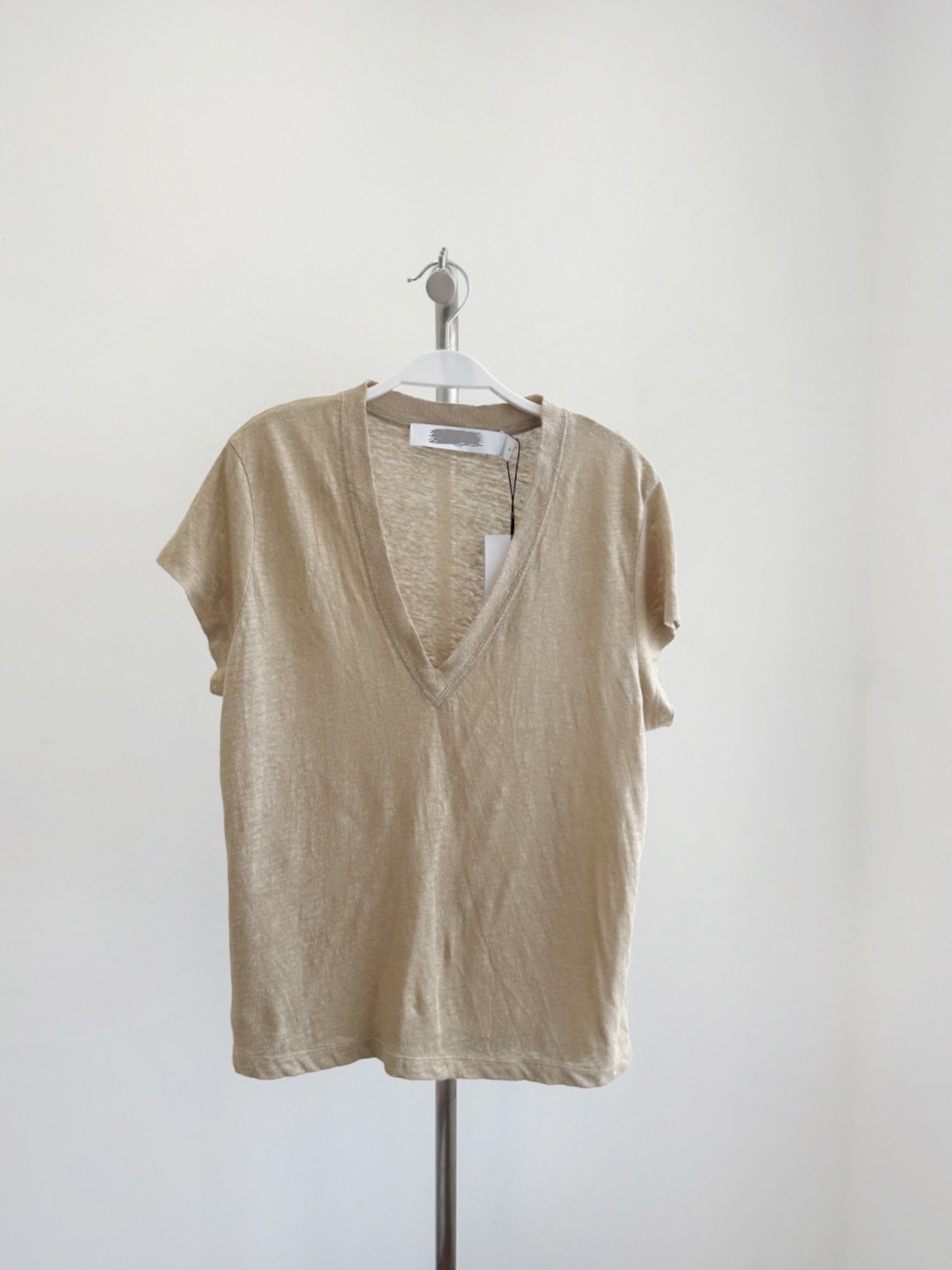 Футболка из льна с коротким рукавом и V-образным вырезом оптом
