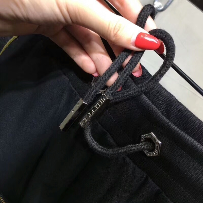 Мужской спортивный костюм с камнями и буквами на молнии оптом из Китая