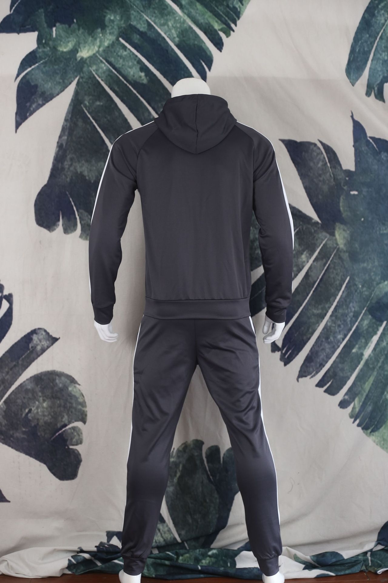 Мужской спортивный костюм оптом из Китая