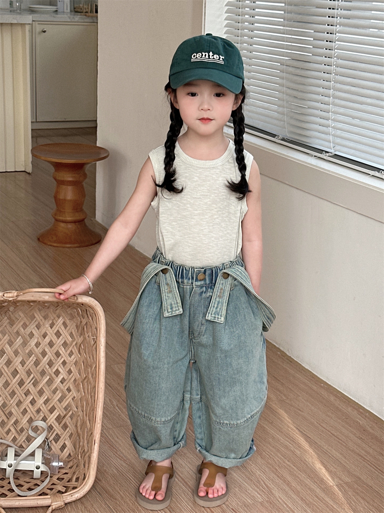 Детские джинсовые брюки с лямками оптом из Китая