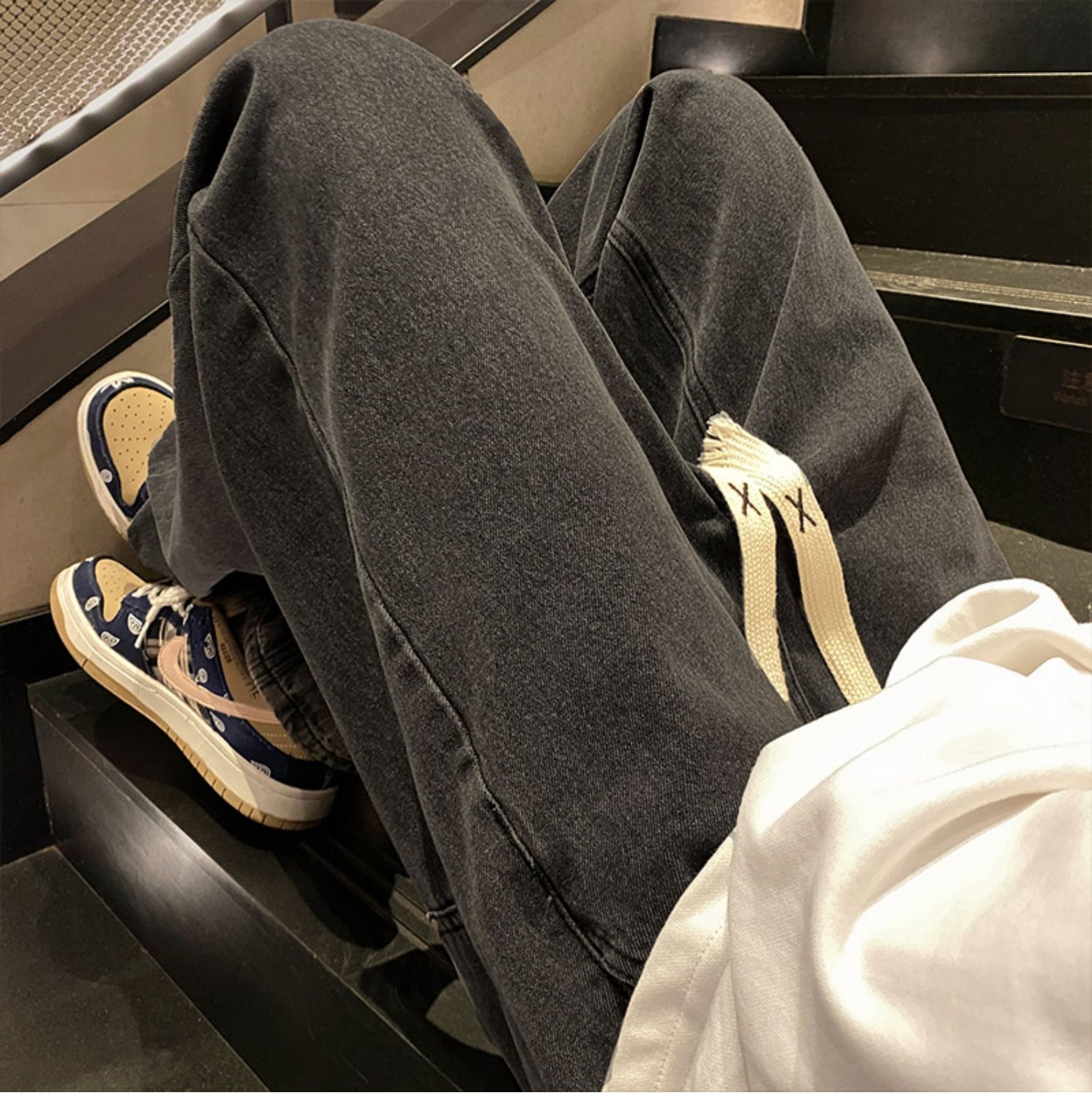 Мужские джинсы винтажного светло-голубого цвета 2024 весна оптом из Китая