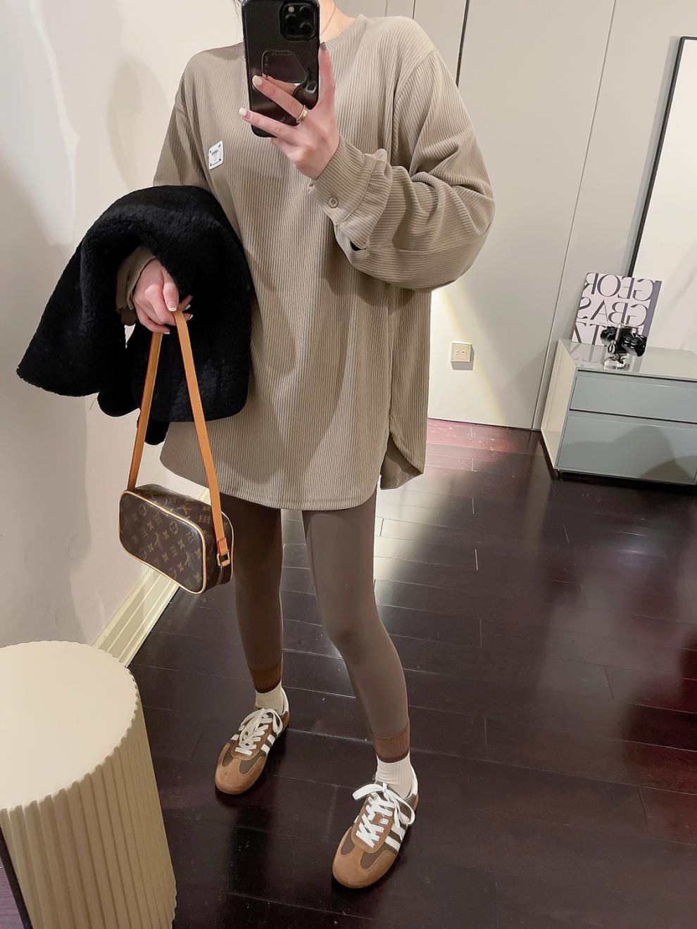 Толстовка с удлиненным рукавом и круглым вырезом оптом из Китая