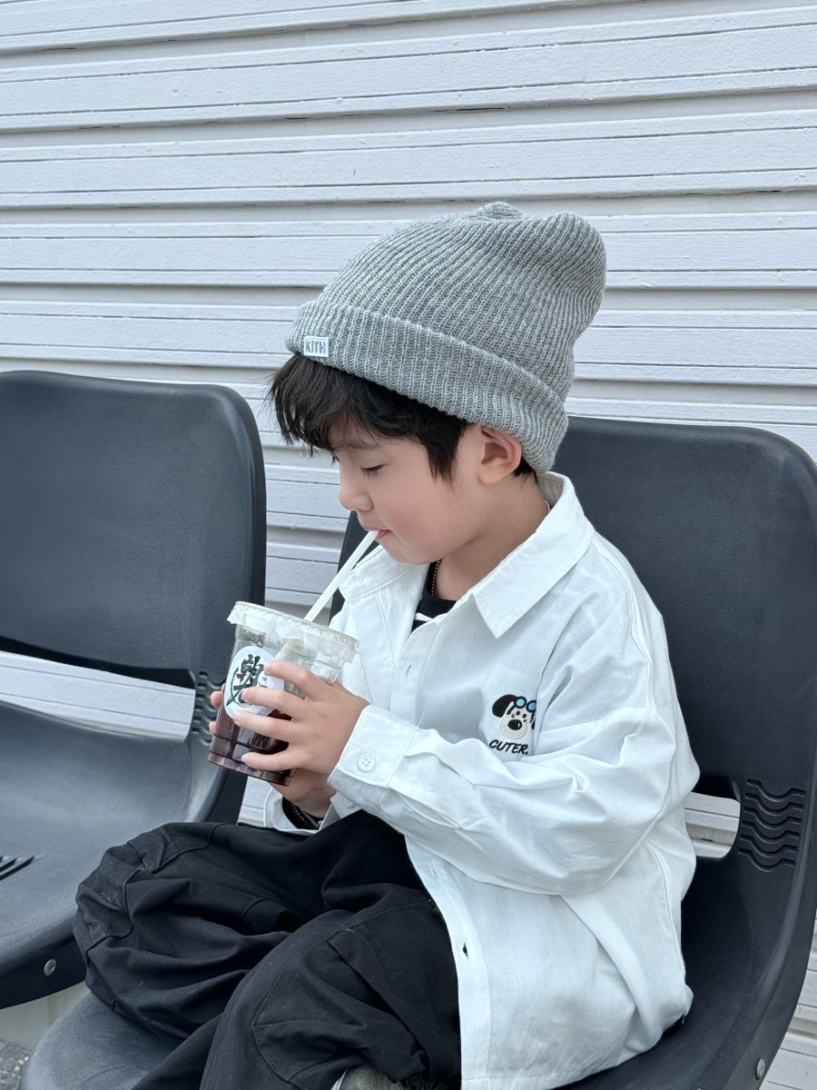 Детская рубашка весенняя новая длинный рукав детская корейская версия белая рубашка с вышитыми буквами оптом из Китая