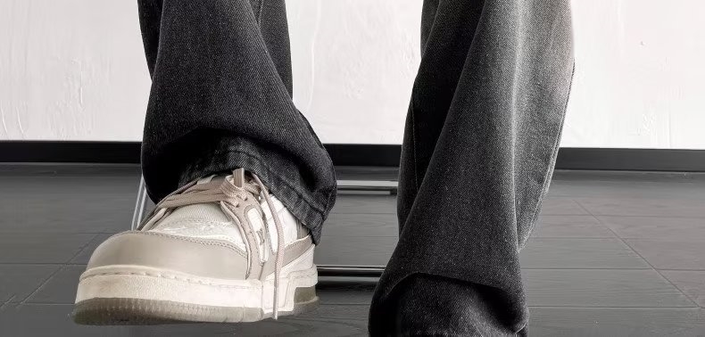 Широкие джинсы с постепенным переходом цвета оптом из Китая