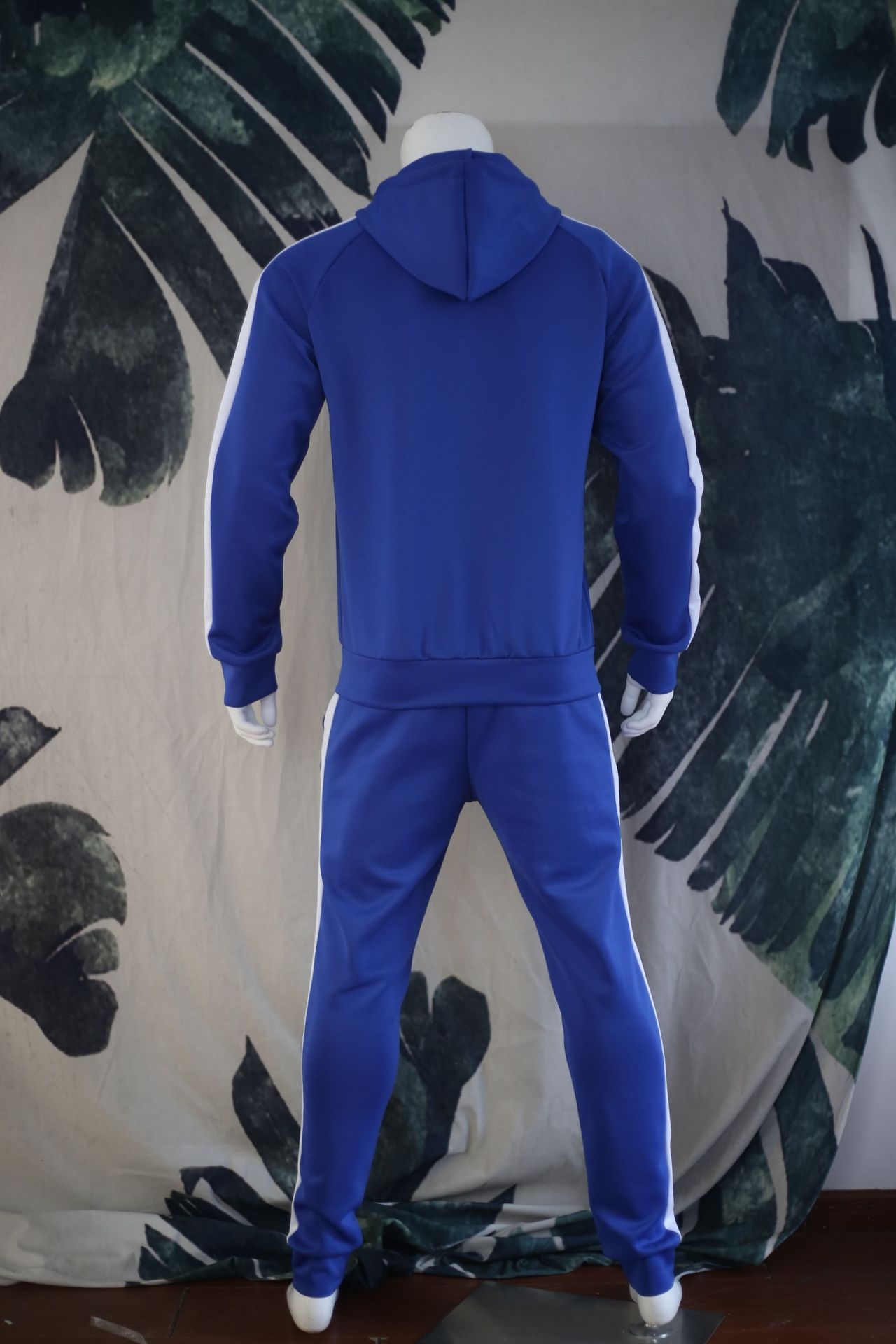 Мужской спортивный костюм оптом из Китая