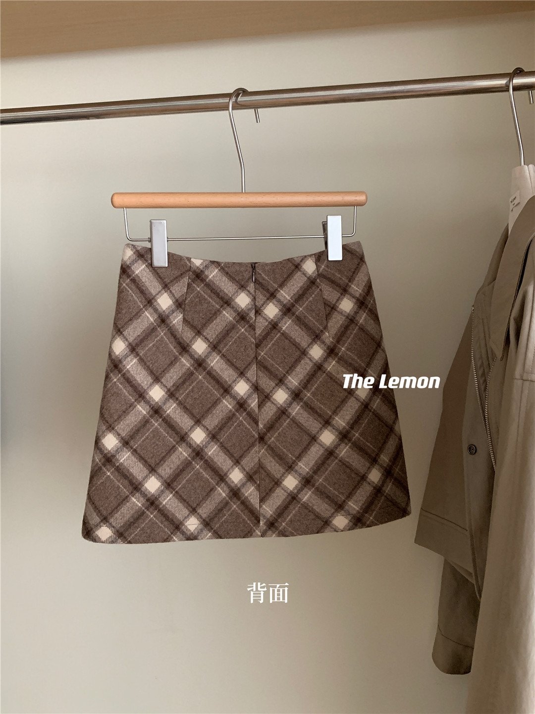 Женская шерстяная мини-юбка в клетку оптом из Китая