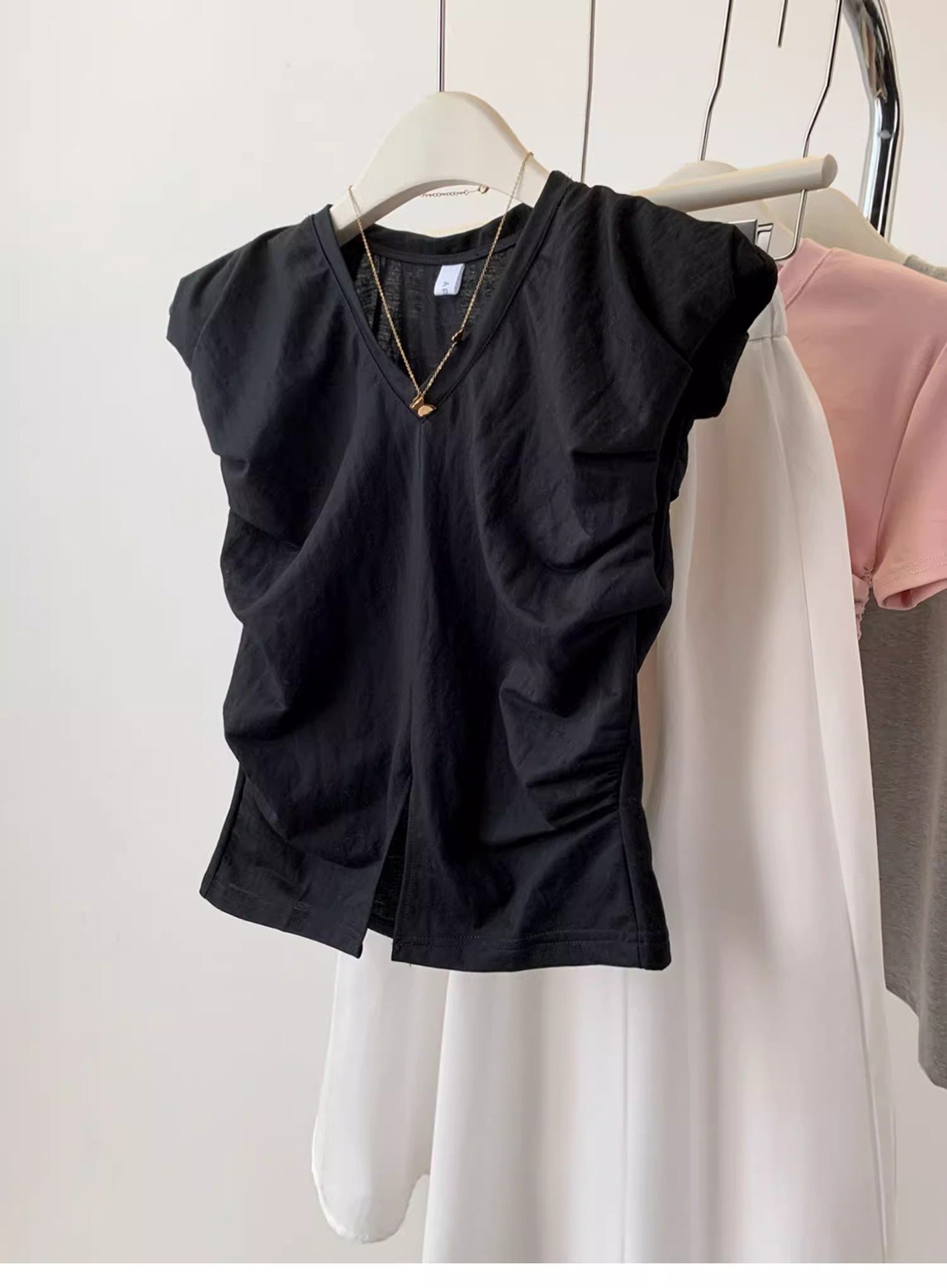 Женская футболка с короткими рукавами и V-образным вырезом оптом