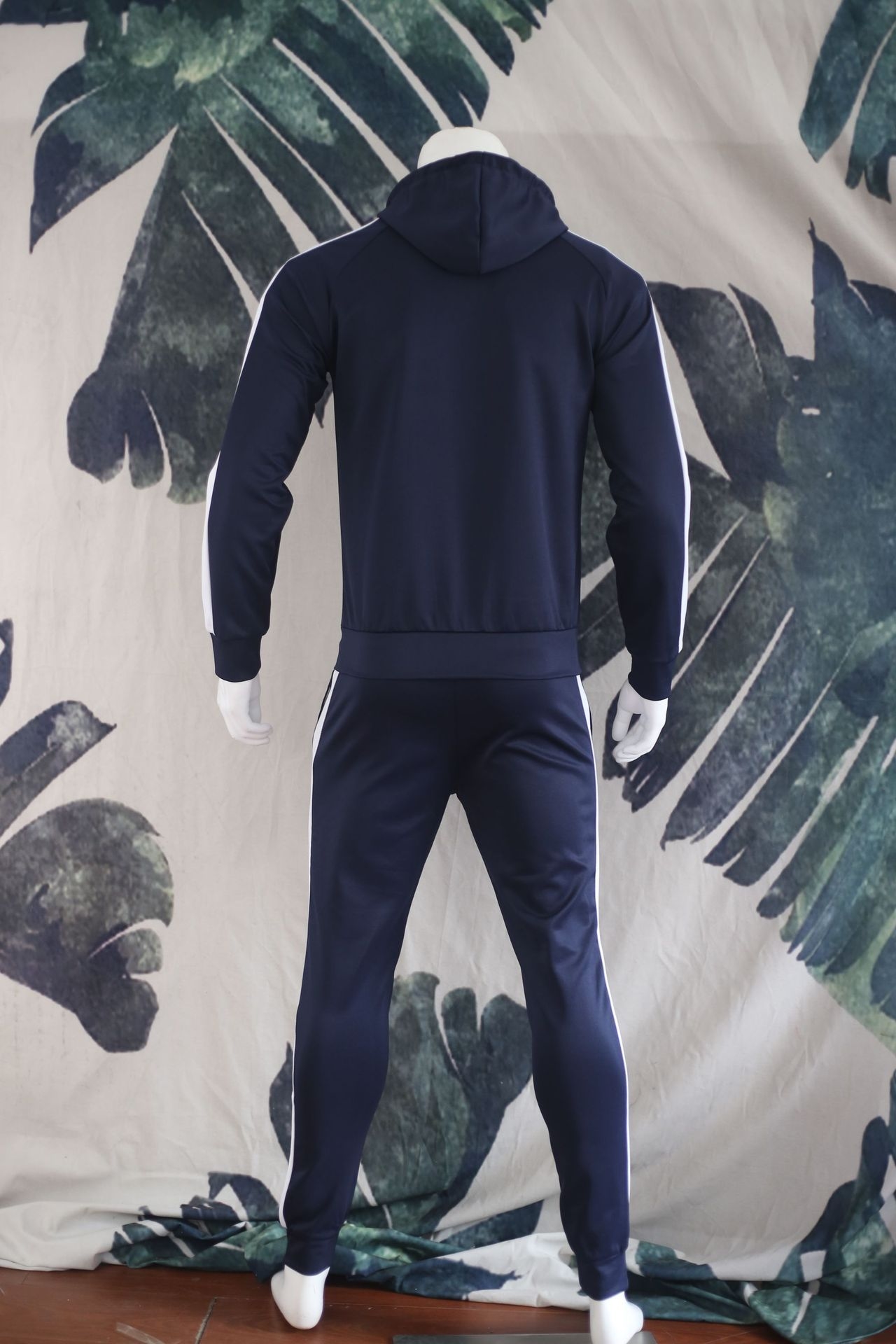 Мужской спортивный костюм оптом из Китая