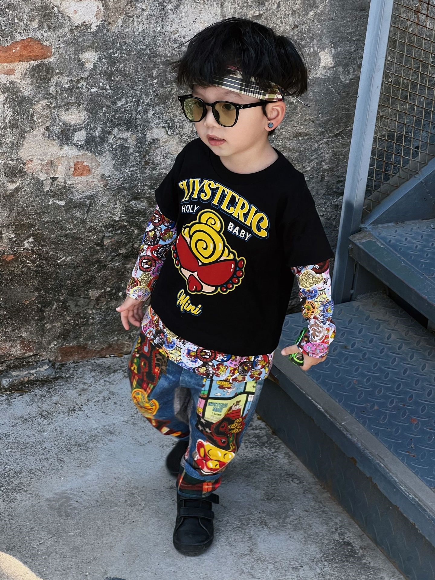 Детские джинсы с нашивками оптом из Китая