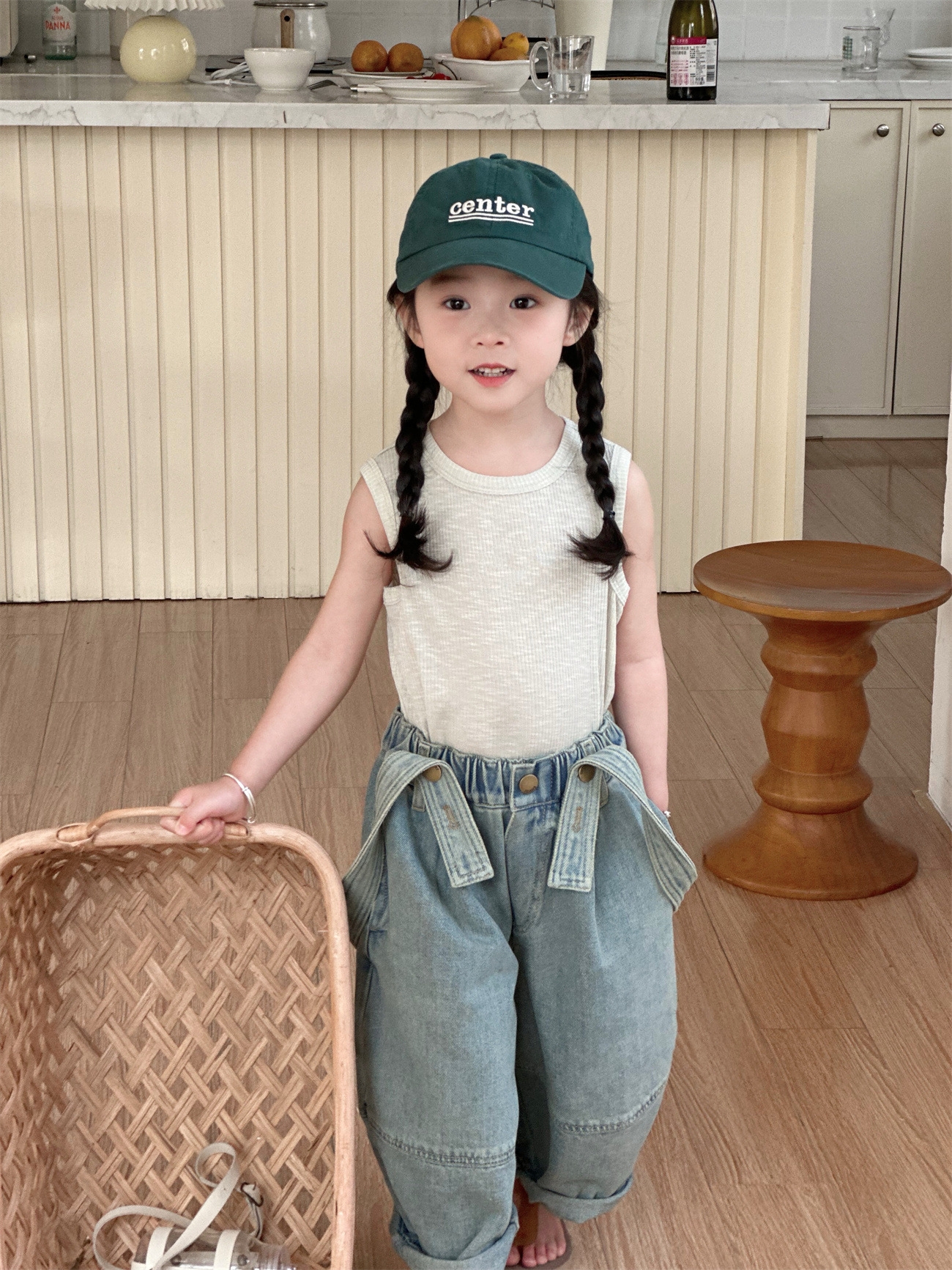 Детские джинсовые брюки с лямками оптом из Китая