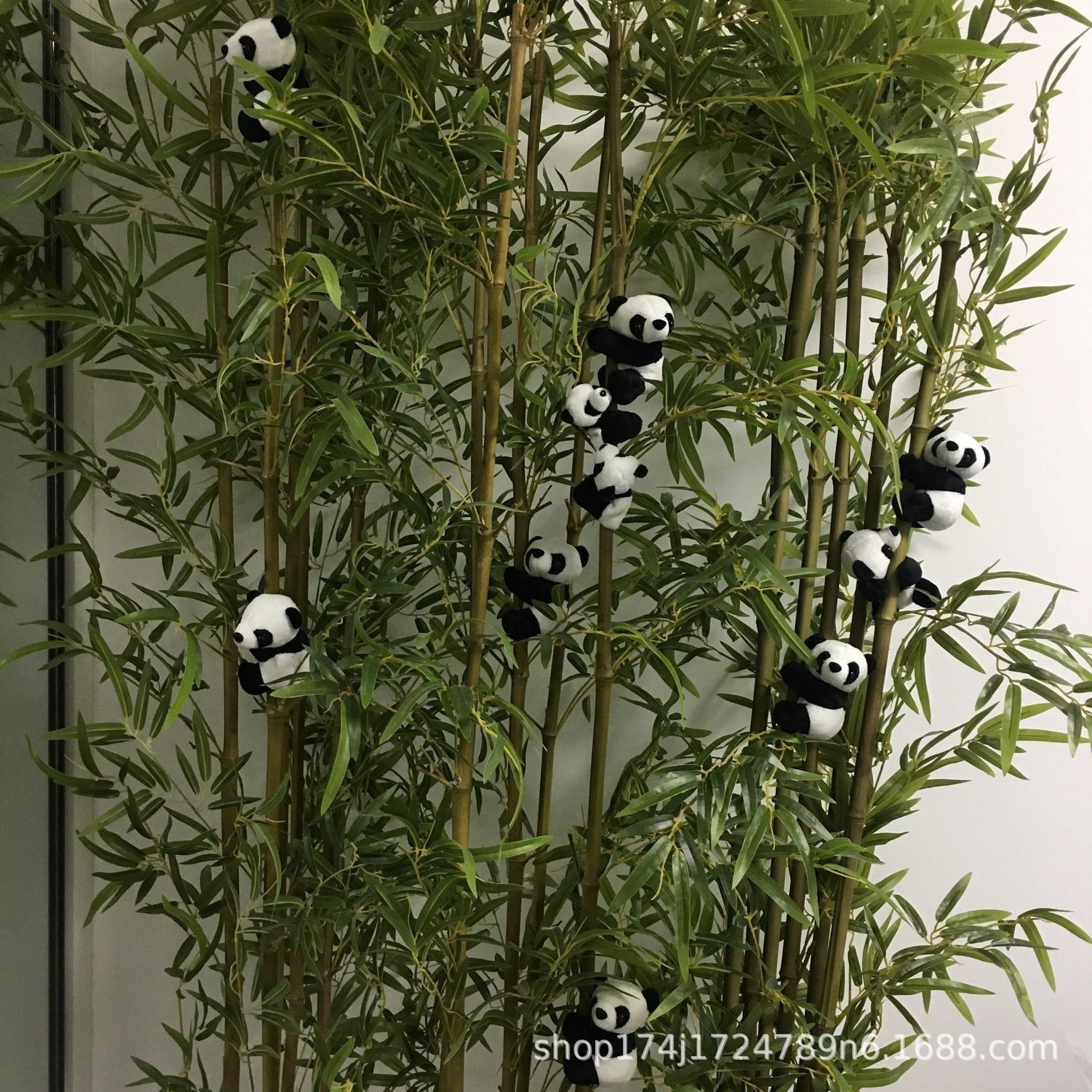 Мягкая игрушка-зажим для стола с маленьким пандой оптом