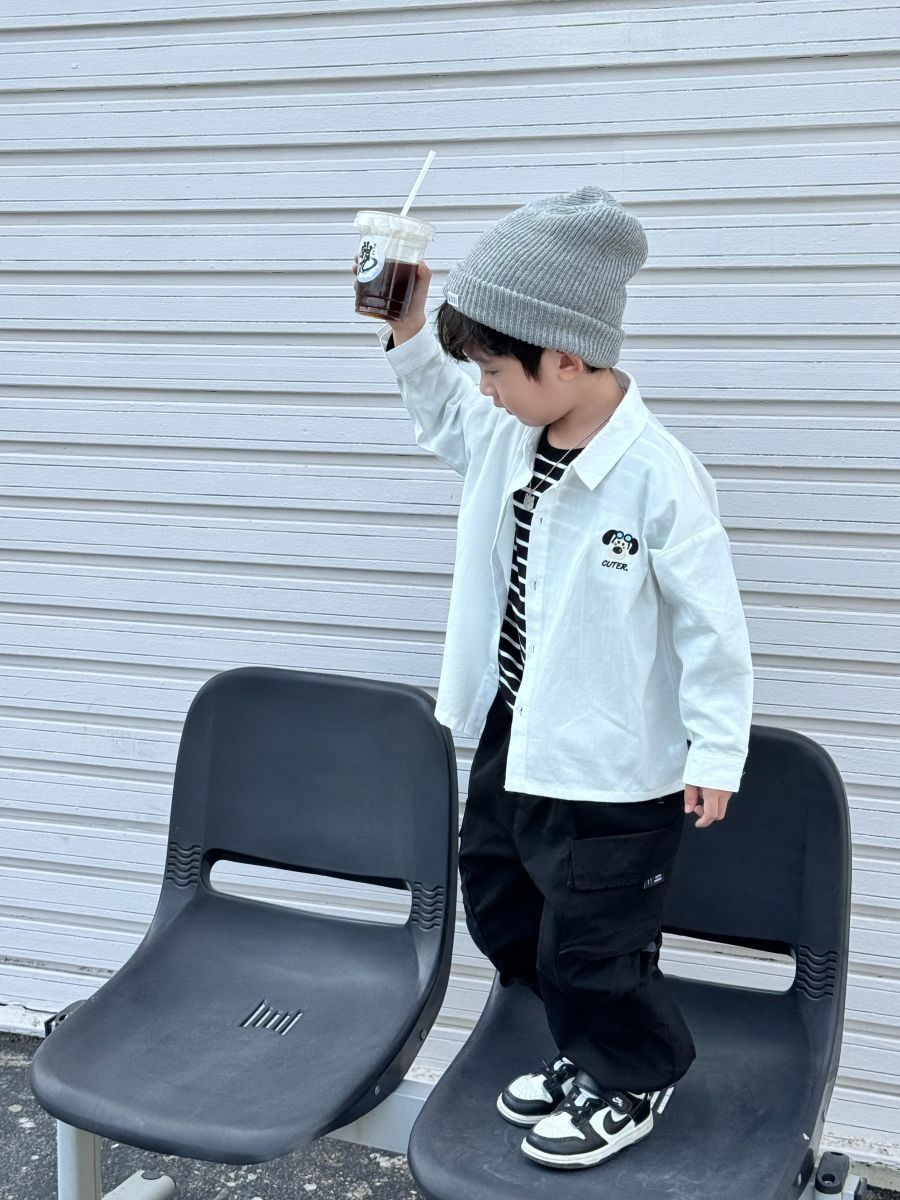 Детская рубашка весенняя новая длинный рукав детская корейская версия белая рубашка с вышитыми буквами оптом из Китая