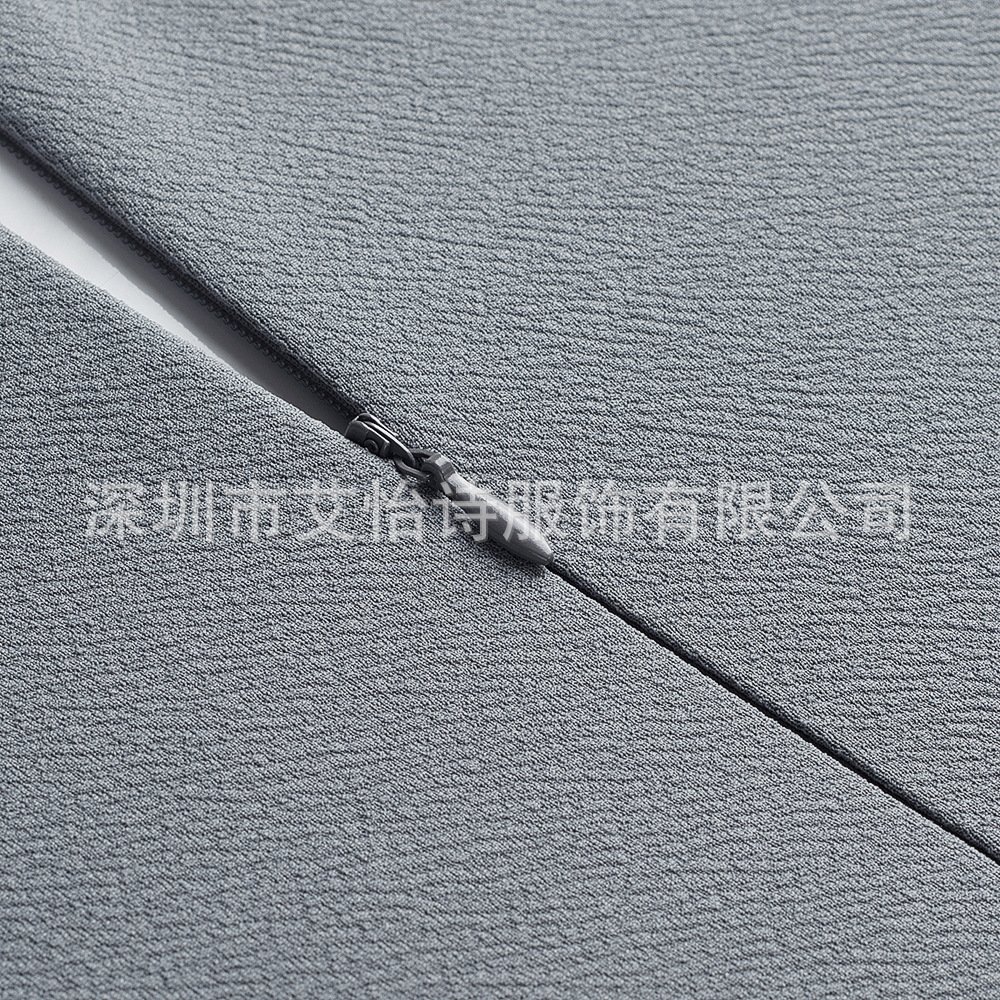 Платье с вырезом под горло и кружевной отделкой оптом из Китая