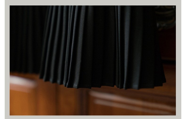 Шелковая короткая юбка с плиссированным низом оптом из Китая