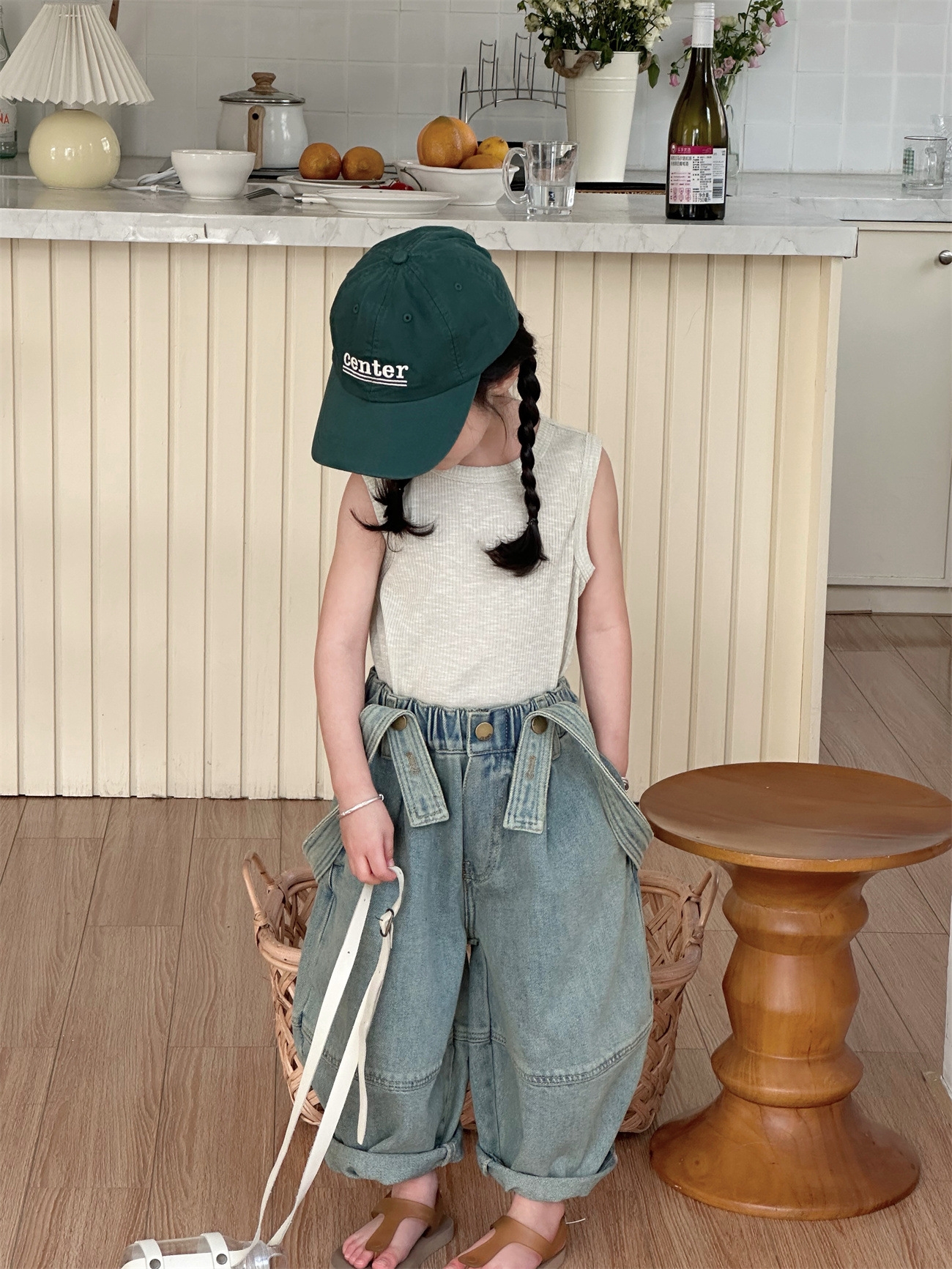 Детские джинсовые брюки с лямками оптом из Китая