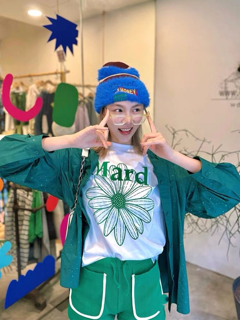 Футболка с коротким рукавом и принтом маленькой собачки оптом