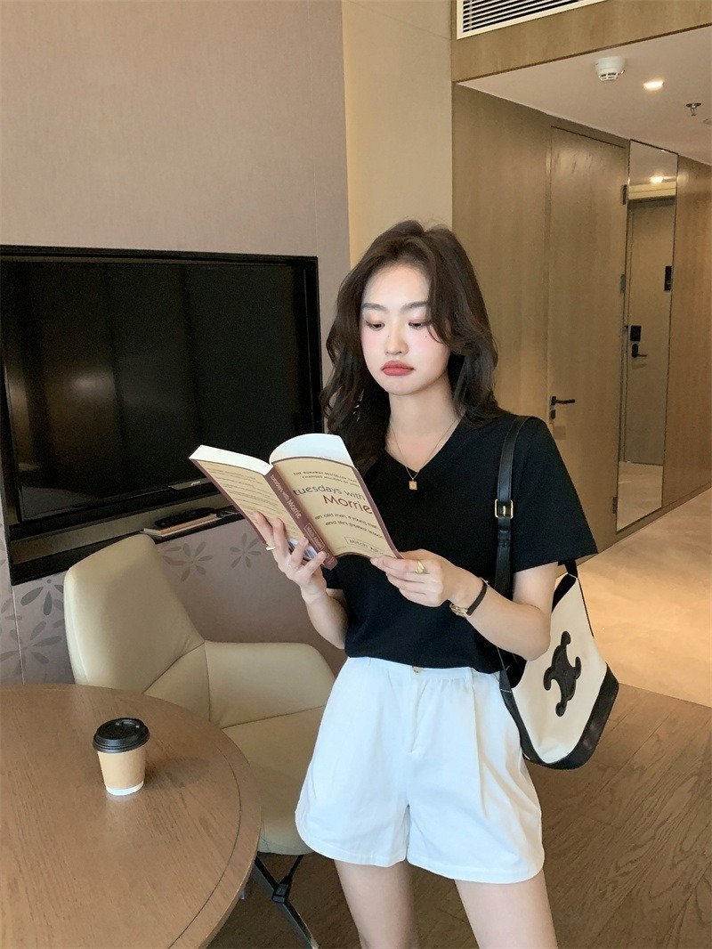 Женская футболка V-образный вырез белая 2024 лето оптом