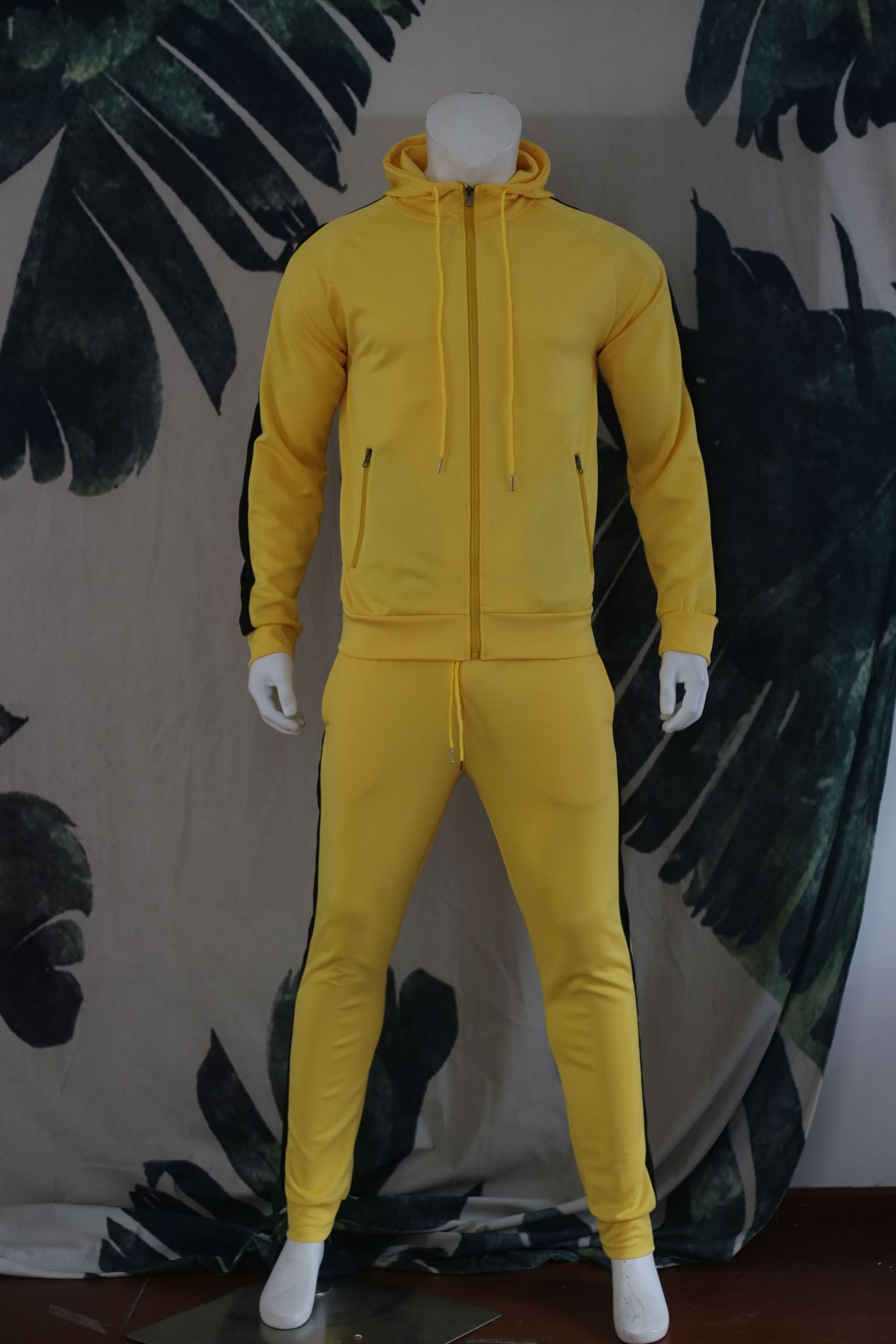 Мужской спортивный костюм оптом из Китая