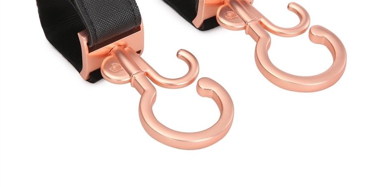 Крючок для коляски с поворотом на 360 градусов оптом