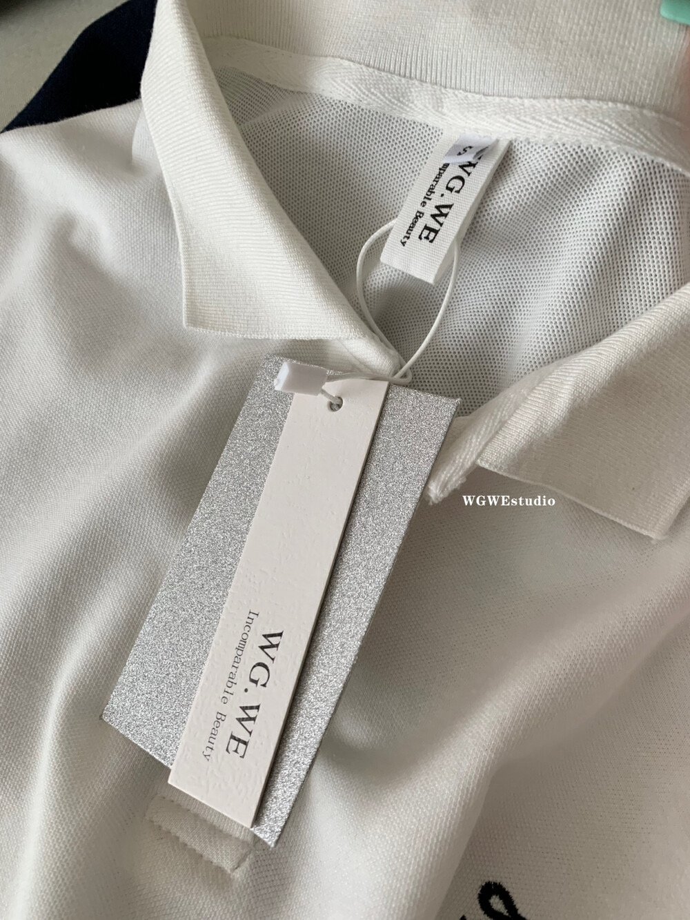 Блузка с вышивкой и бабочкой на воротнике 2024 лето оптом