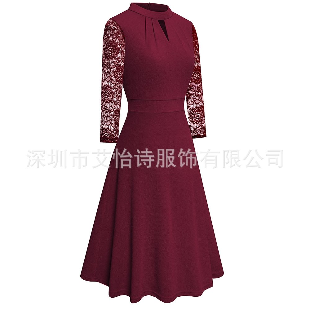 Платье с вырезом под горло и кружевной отделкой оптом из Китая