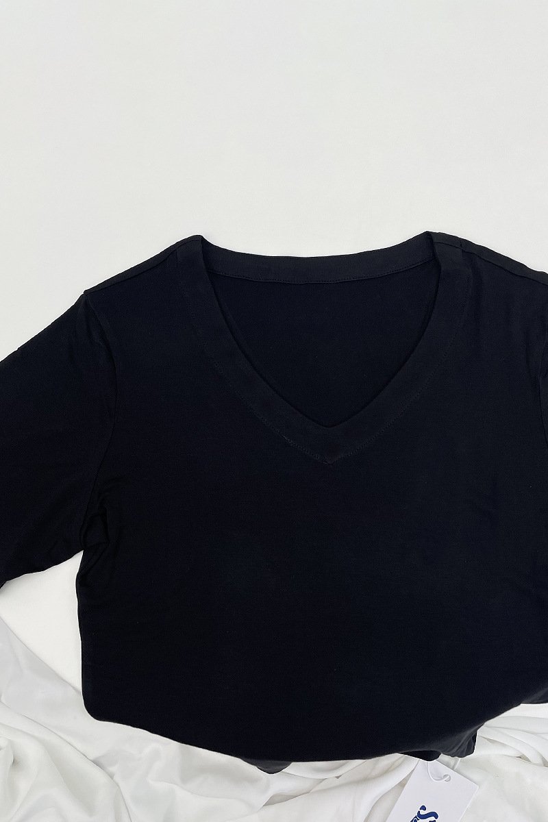 Футболка Латины V-образным вырезом и короткими рукавами оптом