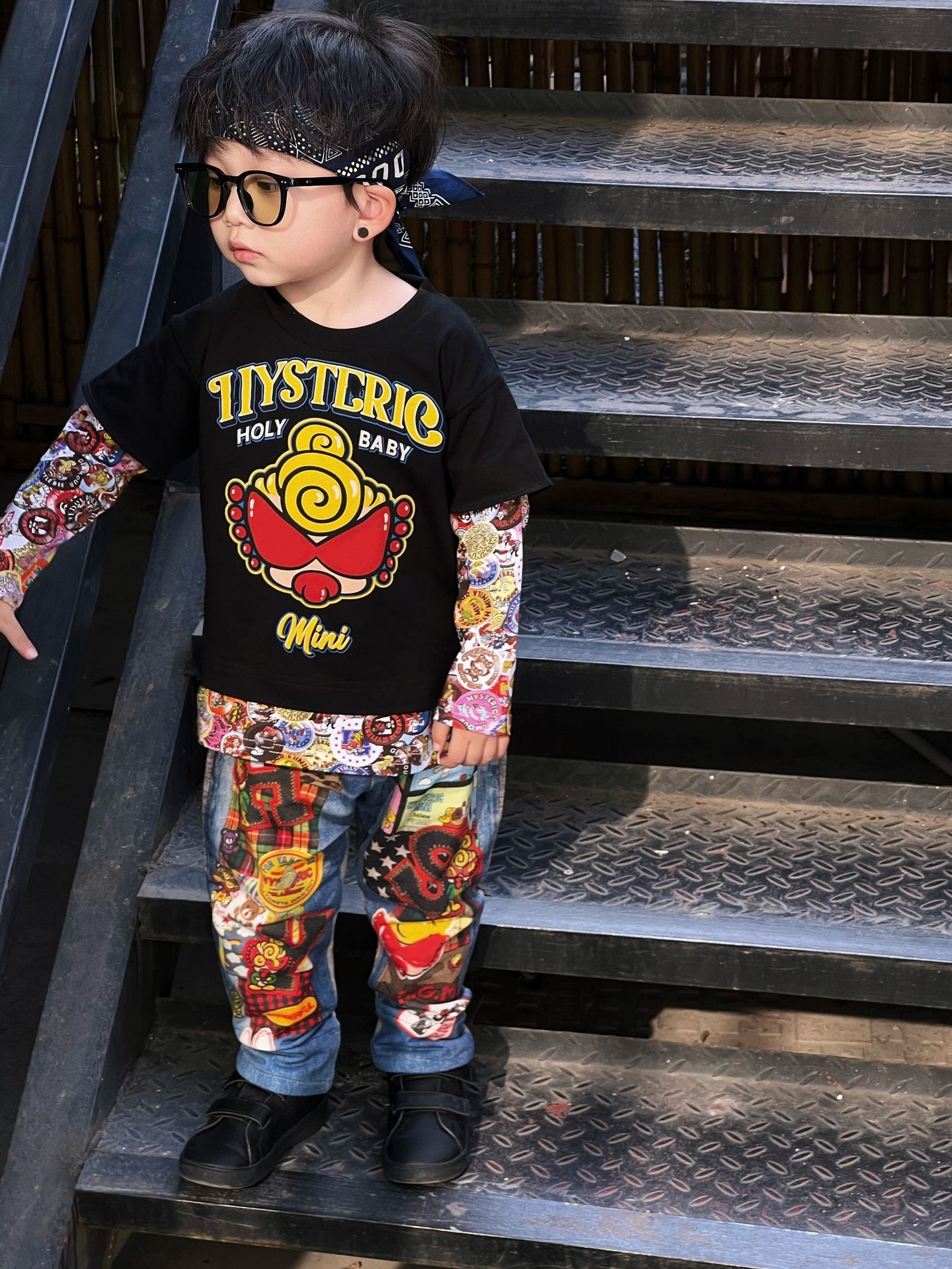 Детские джинсы с нашивками оптом из Китая