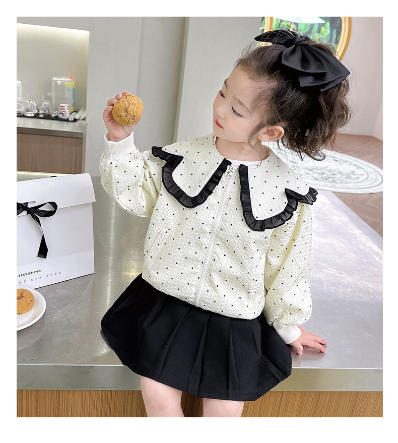 Детская куртка с воротником и узором в горошек оптом из Китая